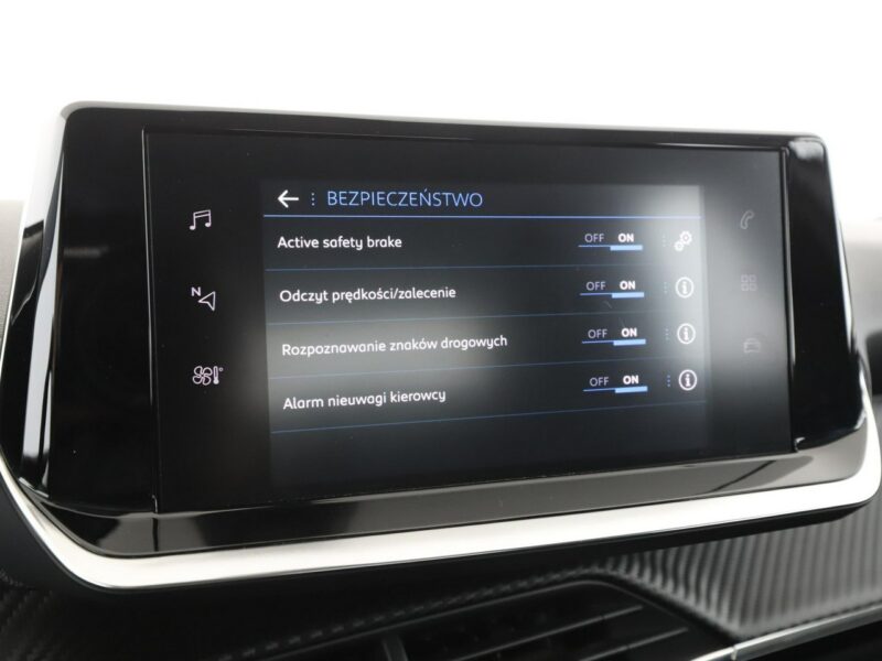 Peugeot 2008 automat LED klima auto kamera i czujniki parkowania II (2019-)