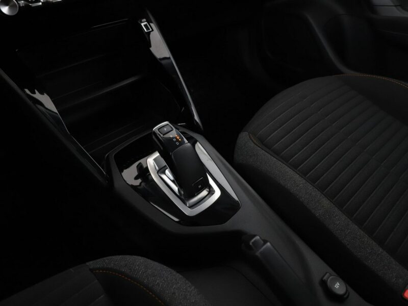 Peugeot 2008 automat LED klima auto kamera i czujniki parkowania II (2019-)