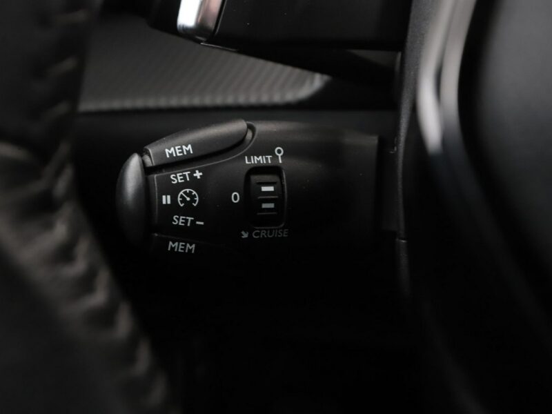 Peugeot 2008 automat LED klima auto kamera i czujniki parkowania II (2019-)