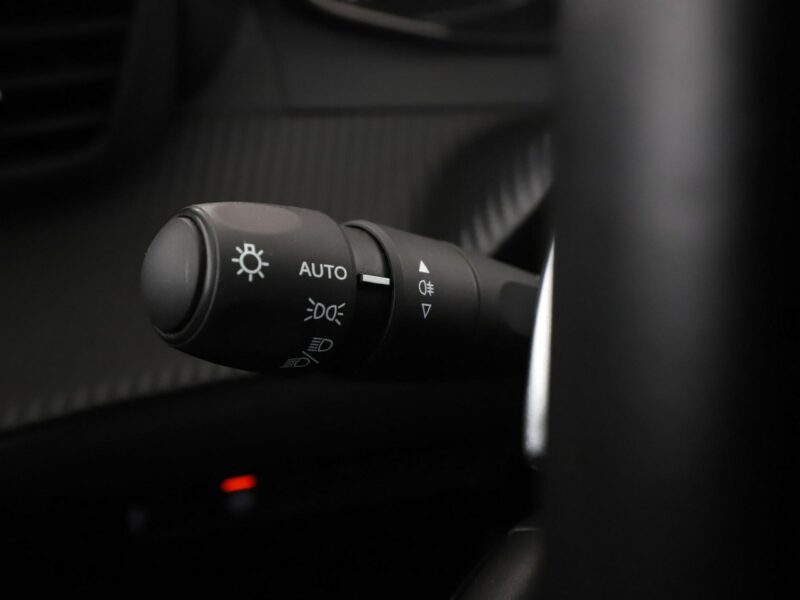 Peugeot 2008 automat LED klima auto kamera i czujniki parkowania II (2019-)