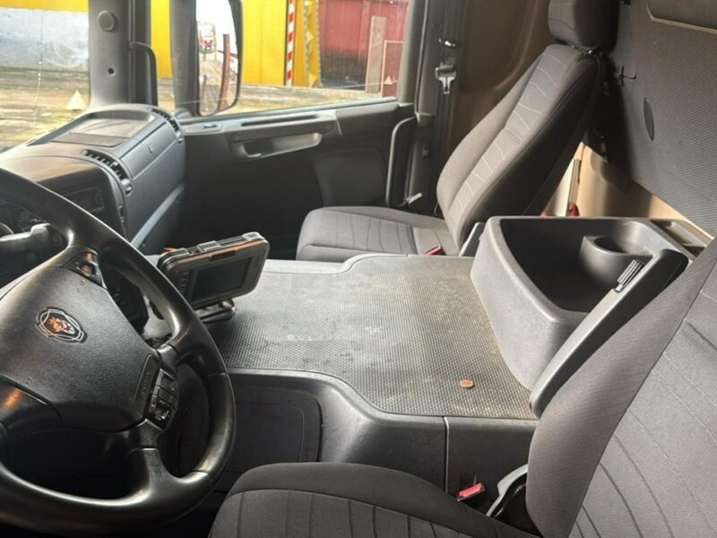 Scania P250 Euro 6 sypialna firanka wys.2.60 winda poduszki sprowadzony Scania P250 EURO 6 firanka z windą , sypialna sprowadzony