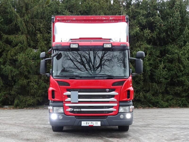 Scania P250 Euro 6 sypialna firanka wys.2.60 winda poduszki sprowadzony Scania P250 EURO 6 firanka z windą , sypialna sprowadzony