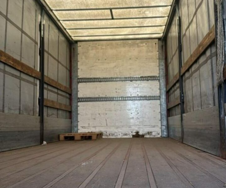 Scania P250 Euro 6 sypialna firanka wys.2.60 winda poduszki sprowadzony Scania P250 EURO 6 firanka z windą , sypialna sprowadzony