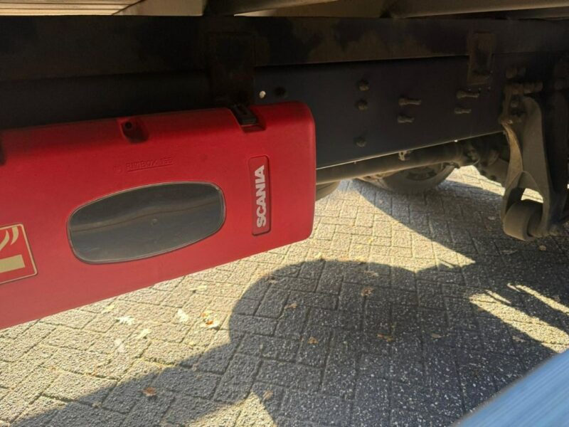 Scania P250 Euro 6 sypialna firanka wys.2.60 winda poduszki sprowadzony Scania P250 EURO 6 firanka z windą , sypialna sprowadzony