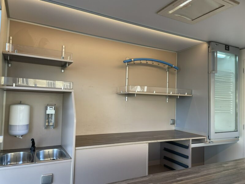 Renault Master Autosklep wędlin Gastronomiczny Food Truck Foodtruck Sklep Borco 2018