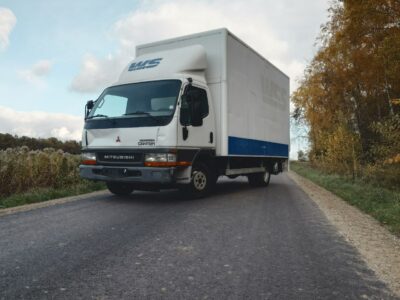Mitsubishi Canter 3.0 (TURBO) * Kontener 4.2 * Winda * Możliwość montażu nowej wywrotki