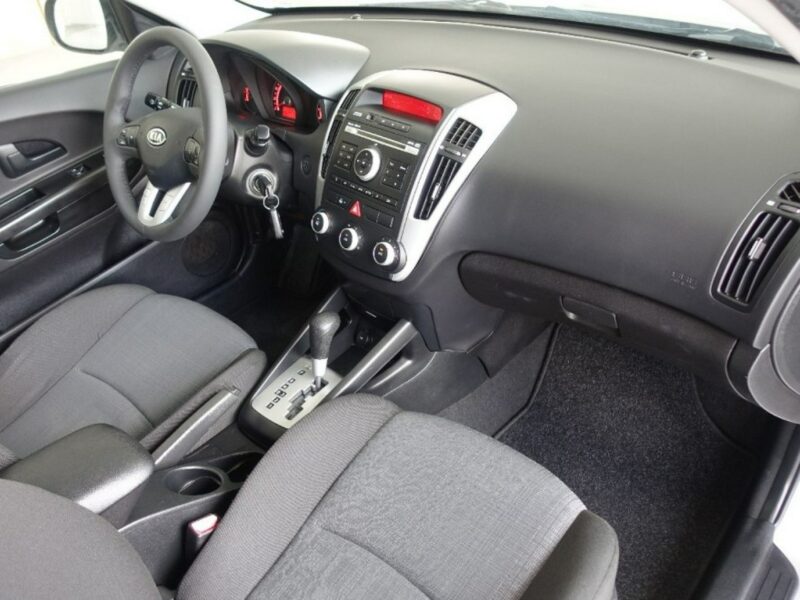 Kia Cee'd 1.6 CRDI/116KM/Automat/Telefon/Zarejestrowany/ Ks.Serwisowe I (2006-2012)