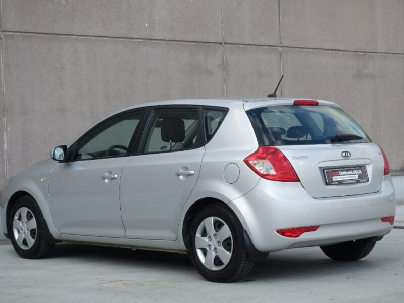 Kia Cee'd 1.6 CRDI/116KM/Automat/Telefon/Zarejestrowany/ Ks.Serwisowe I (2006-2012)