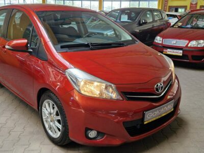 Toyota Yaris Zobacz opis !! 1.3 Benzyna . W podanej cenie Roczna Gwarancja !! III (2011-2019)