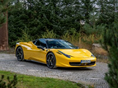 Ferrari 458 Italia 4.5 V8 569HP / Pakiet Carbon / Niski przebieg / Giallo Modena