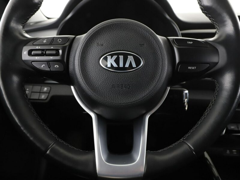 Kia Stonic klima auto grzane fotele czujniki parkowania