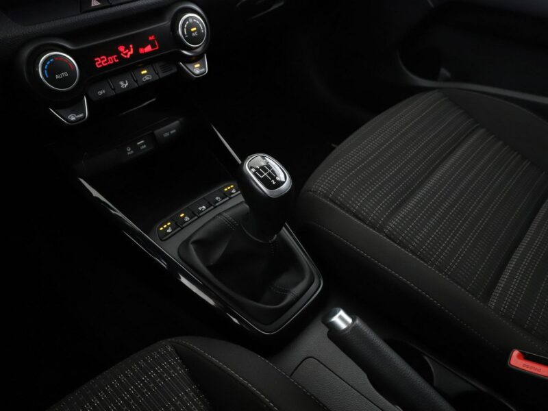 Kia Stonic klima auto grzane fotele czujniki parkowania