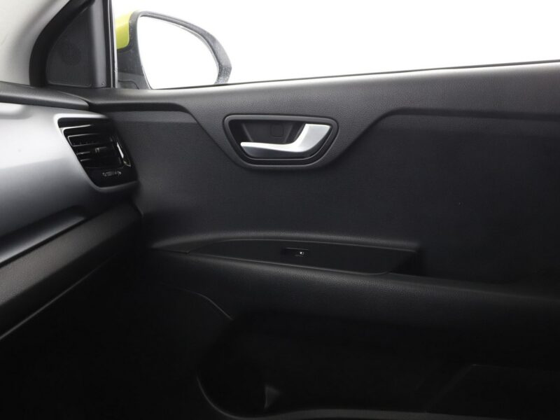 Kia Stonic klima auto grzane fotele czujniki parkowania