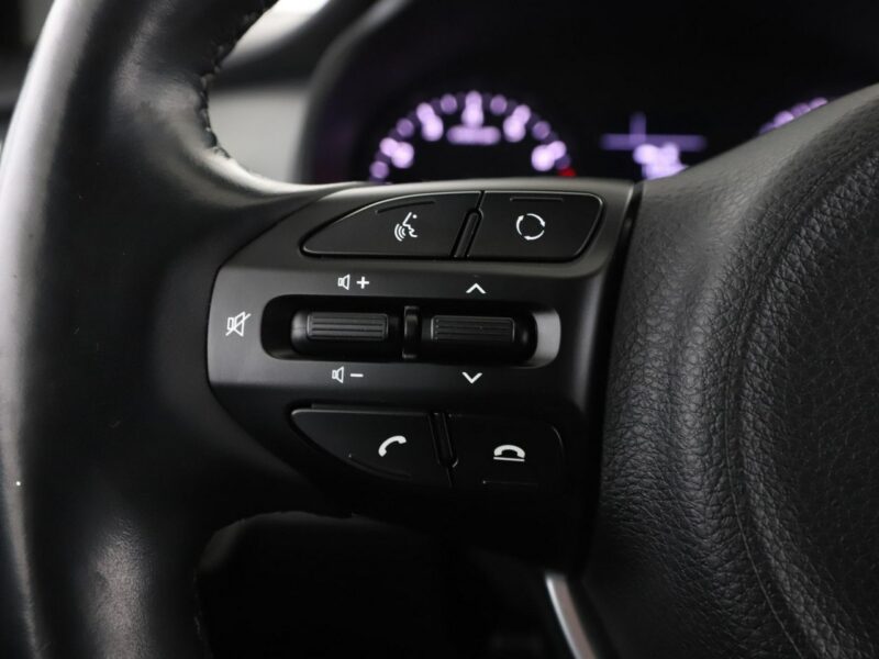 Kia Stonic klima auto grzane fotele czujniki parkowania