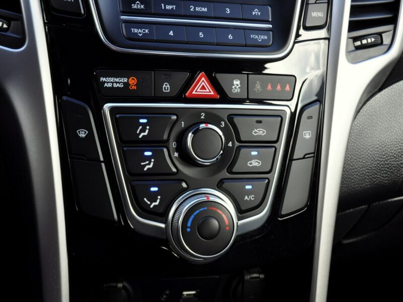 Hyundai i30 1.4i(100KM)*Lift*Led*Klimatyzacja*Welur*I Właściciel*ASO Hyundai II (2012 - 2016)