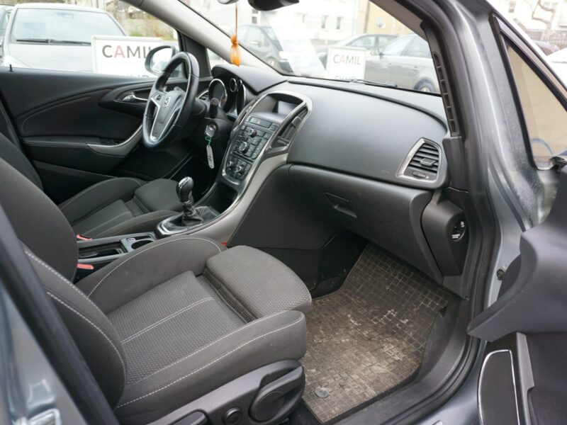 Opel Astra zarejestrowany, ubezpieczony, bogato wyposażony J (2009-2019)