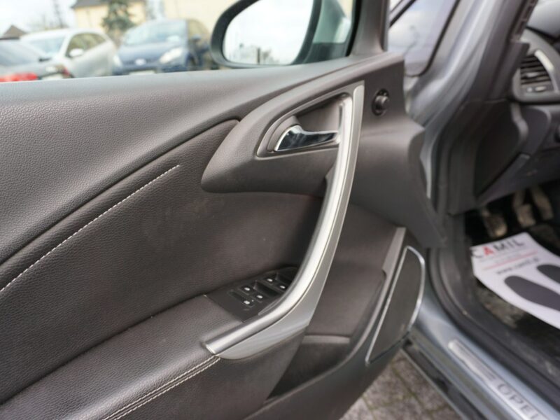 Opel Astra zarejestrowany, ubezpieczony, bogato wyposażony J (2009-2019)