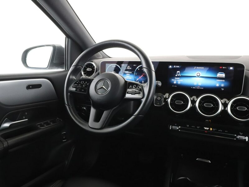 Mercedes B 180 Style automat półskóra navi grzane fotele kamera LED tempomat W247 (2018-)