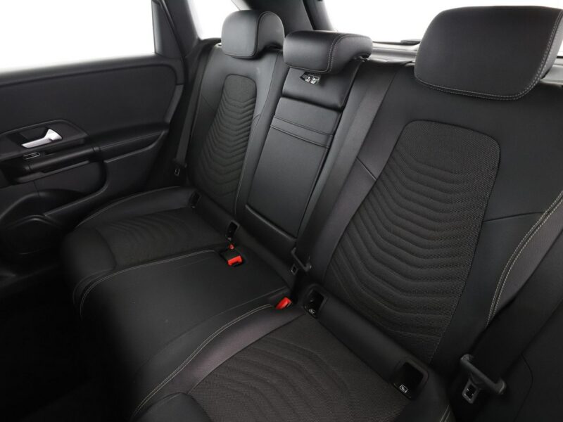 Mercedes B 180 Style automat półskóra navi grzane fotele kamera LED tempomat W247 (2018-)
