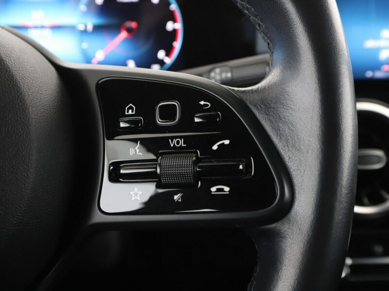 Mercedes B 180 Style automat półskóra navi grzane fotele kamera LED tempomat W247 (2018-)