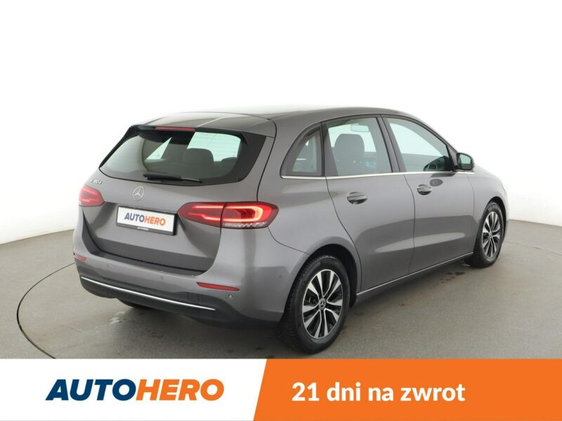 Mercedes B 180 Style automat półskóra navi grzane fotele kamera LED tempomat W247 (2018-)