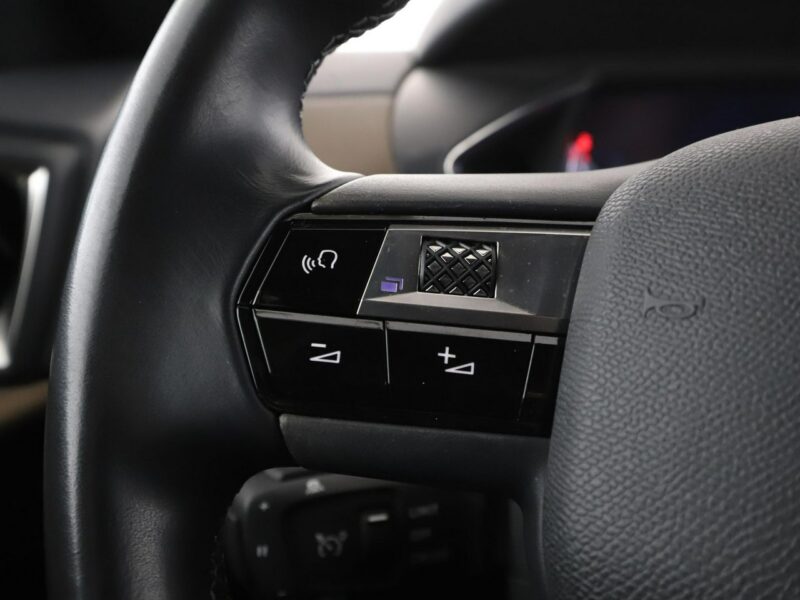 DS Automobiles DS 3 Crossback 1.2 Be Chic Nawigacja Tempomat Grzane Fotele Półskóra HUD Kamera LED