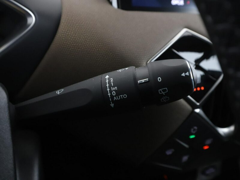 DS Automobiles DS 3 Crossback 1.2 Be Chic Nawigacja Tempomat Grzane Fotele Półskóra HUD Kamera LED