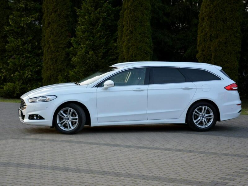 Ford Mondeo Titanium Navi SONY ParkAssist Parktronic Lane Assist Keyless Go Alu17" Mk5 (2014-)