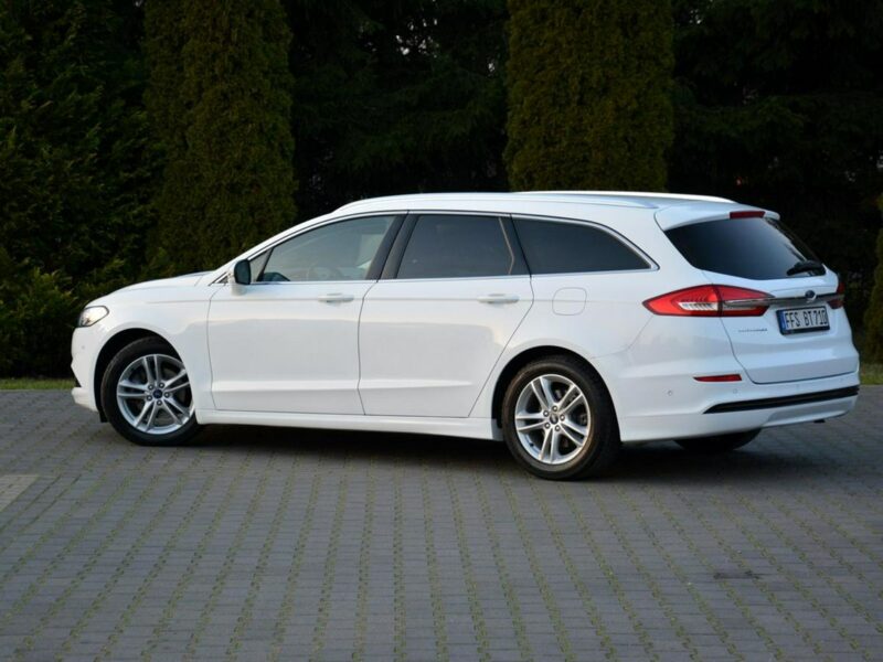 Ford Mondeo Titanium Navi SONY ParkAssist Parktronic Lane Assist Keyless Go Alu17" Mk5 (2014-)