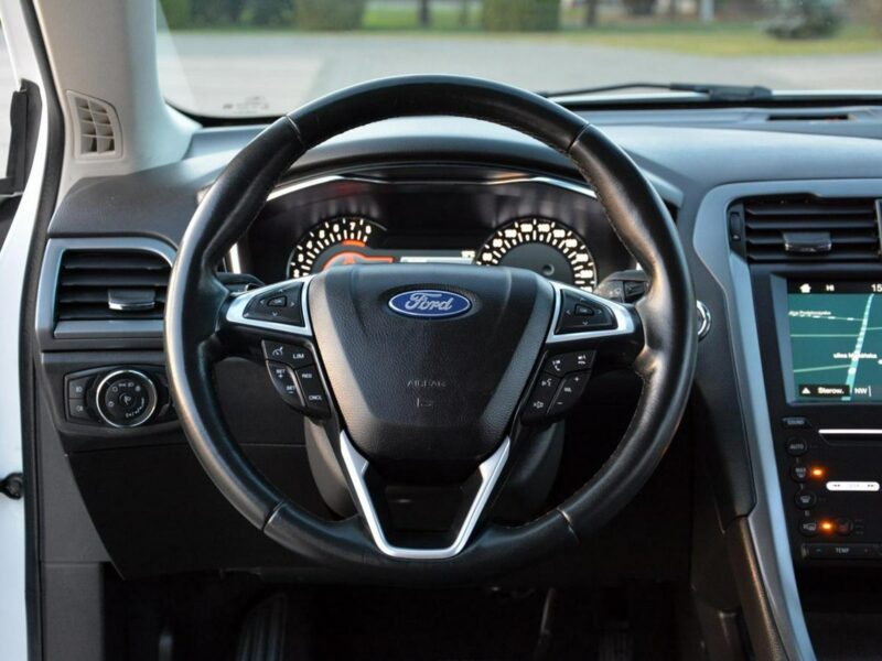 Ford Mondeo Titanium Navi SONY ParkAssist Parktronic Lane Assist Keyless Go Alu17" Mk5 (2014-)