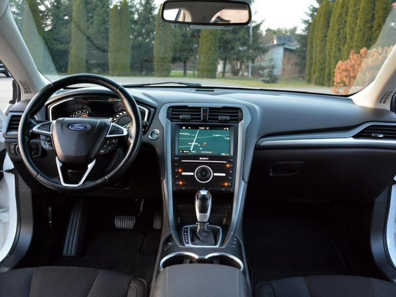 Ford Mondeo Titanium Navi SONY ParkAssist Parktronic Lane Assist Keyless Go Alu17" Mk5 (2014-)