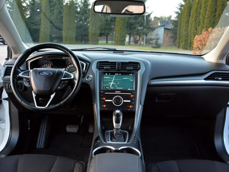 Ford Mondeo Titanium Navi SONY ParkAssist Parktronic Lane Assist Keyless Go Alu17" Mk5 (2014-)