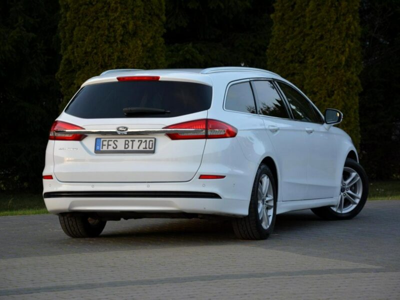 Ford Mondeo Titanium Navi SONY ParkAssist Parktronic Lane Assist Keyless Go Alu17" Mk5 (2014-)