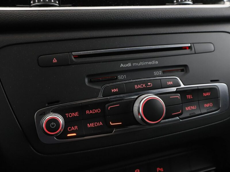 Audi Q3 2.0TDI Automat Quattro S-Line Luxury Navi Tempomat Grzana Skóra Kamera I (2011-2018)