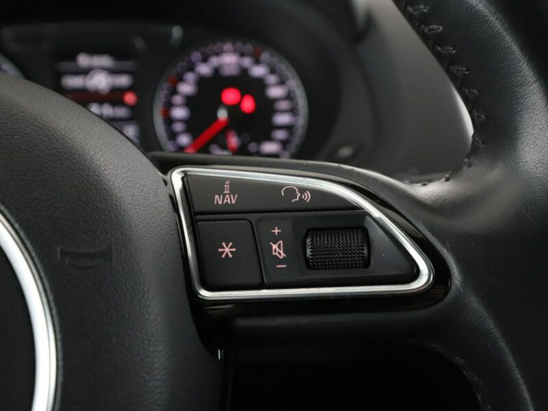 Audi Q3 2.0TDI Automat Quattro S-Line Luxury Navi Tempomat Grzana Skóra Kamera I (2011-2018)