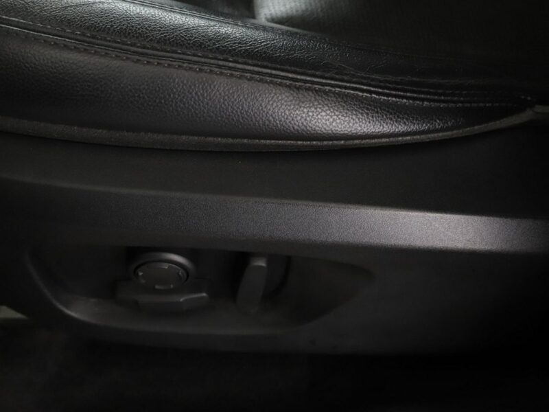 Land Rover Discovery Sport 2.0 Td4 Automat HSE Nawigacja Tempomat El.Fotele Skóra Kamera BiXenon