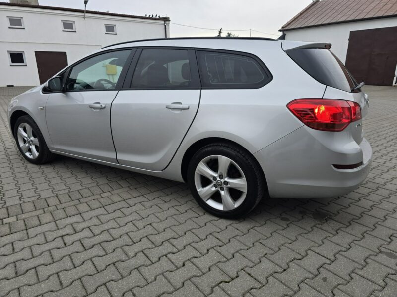 Opel Astra 1,4Benz Navigacja.Klimatyzacja.Serwis.Centralka,kredyt.OKAZJA J (2009-2019)