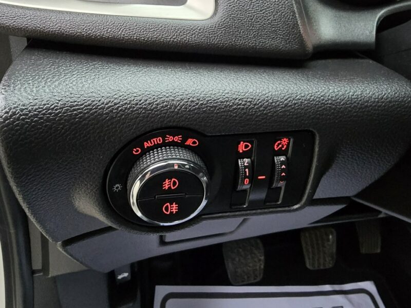 Opel Astra 1,4Benz Navigacja.Klimatyzacja.Serwis.Centralka,kredyt.OKAZJA J (2009-2019)