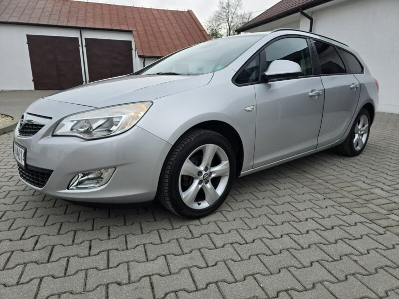 Opel Astra 1,4Benz Navigacja.Klimatyzacja.Serwis.Centralka,kredyt.OKAZJA J (2009-2019)
