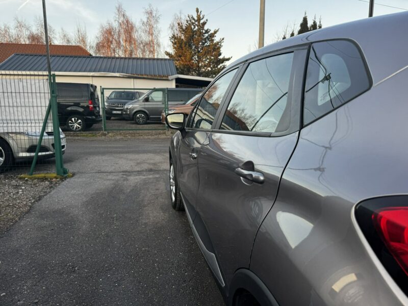 Renault Captur uszkodzony Renault Captur zarejestrowany ubezpieczony I (2013-2019)