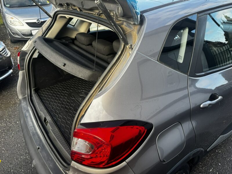 Renault Captur uszkodzony Renault Captur zarejestrowany ubezpieczony I (2013-2019)