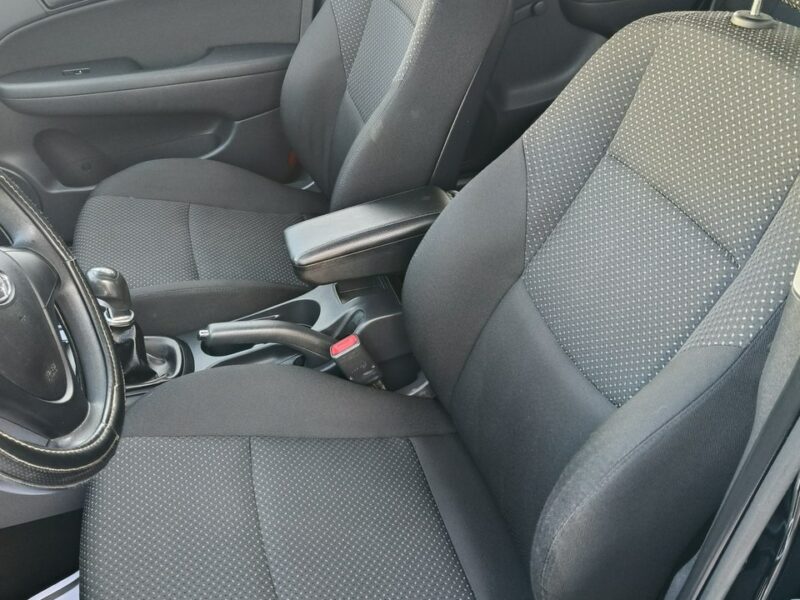 Hyundai i30 1.4benzyna Nowy Rozrzad!,Klimatyzacja.Centralka.LIFT.OKAZJA I (2002-2013)