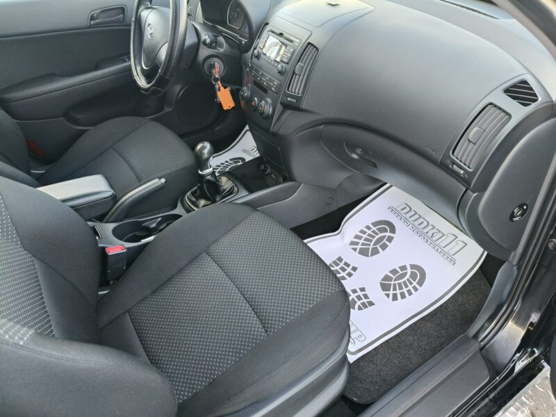 Hyundai i30 1.4benzyna Nowy Rozrzad!,Klimatyzacja.Centralka.LIFT.OKAZJA I (2002-2013)