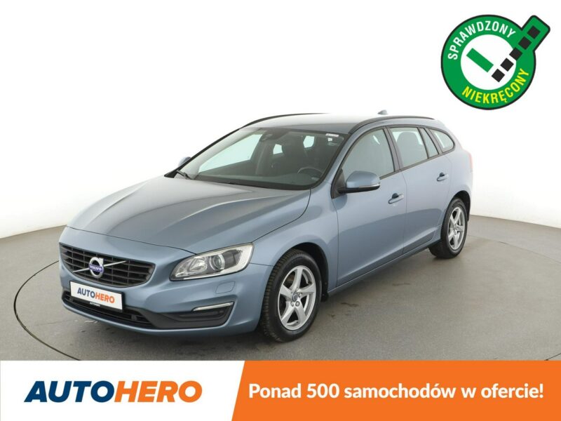 Volvo V60 2.0D Automat Business Navi Tempomat Grzane Fotele BiXenon Kamera PDC I (2010-2018)