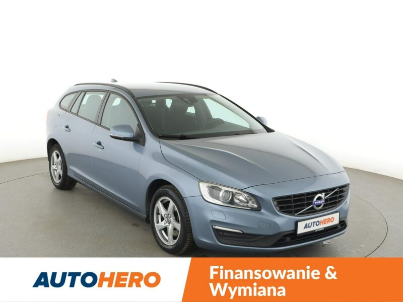 Volvo V60 2.0D Automat Business Navi Tempomat Grzane Fotele BiXenon Kamera PDC I (2010-2018)