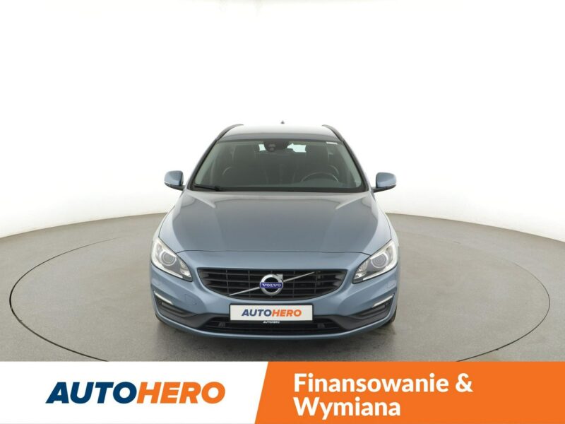 Volvo V60 2.0D Automat Business Navi Tempomat Grzane Fotele BiXenon Kamera PDC I (2010-2018)