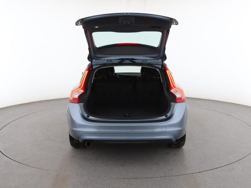 Volvo V60 2.0D Automat Business Navi Tempomat Grzane Fotele BiXenon Kamera PDC I (2010-2018)