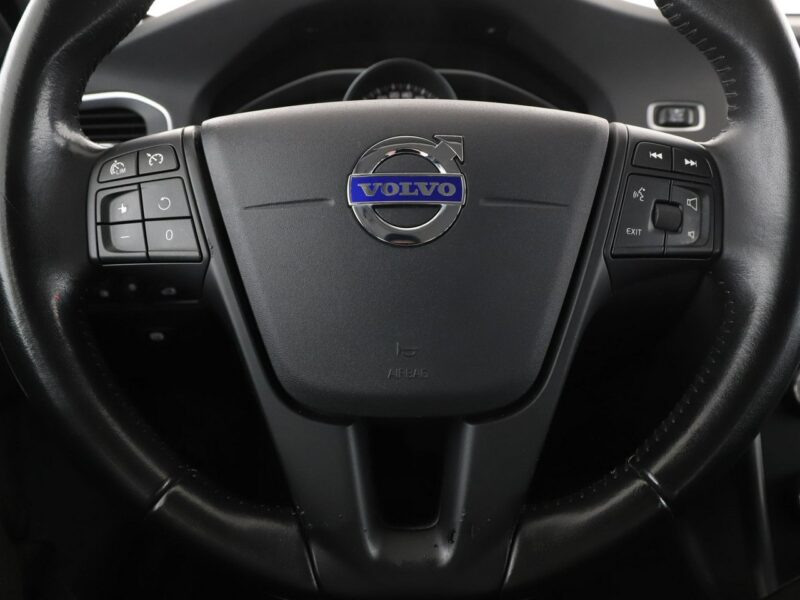 Volvo V60 2.0D Automat Business Navi Tempomat Grzane Fotele BiXenon Kamera PDC I (2010-2018)