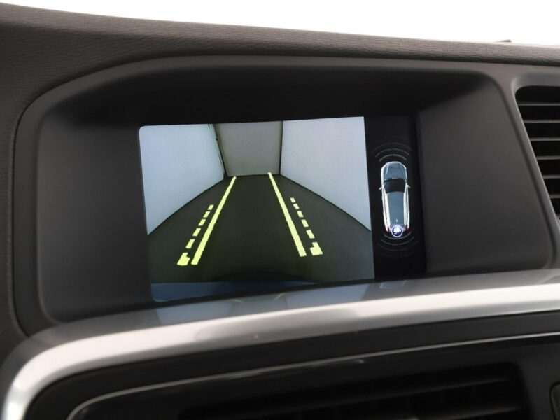 Volvo V60 2.0D Automat Business Navi Tempomat Grzane Fotele BiXenon Kamera PDC I (2010-2018)