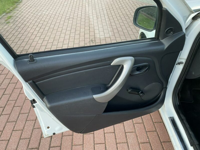 Dacia Sandero Niezawodna benzyna, niski przebieg, klimatyzacja, centr. zamek, isofix I (2008-2012)